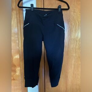 Athlete running legging